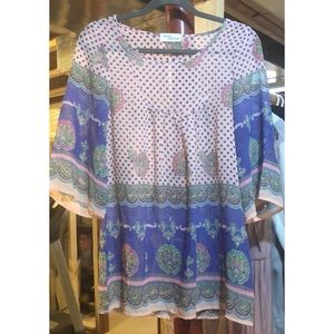 Ladies flowy blouse